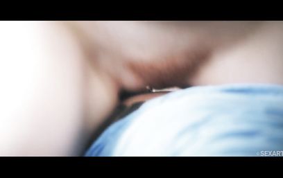 Случайное знакомство в лифте с соседкой переросло в безумный секс