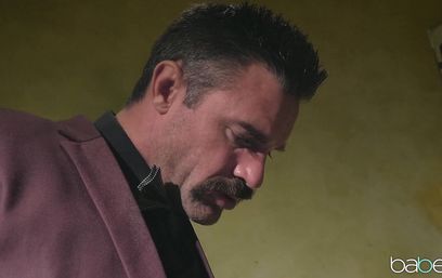 Элитная проститутка исполняет все сексуальные прихоти богатого самца