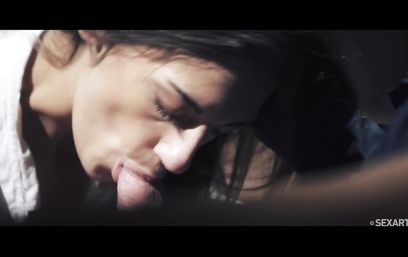 Ночью в офисе тонкая секретарша соблазнила своего начальника