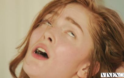 Россиянка на морском курорте шпилится с богатым лысым любовником