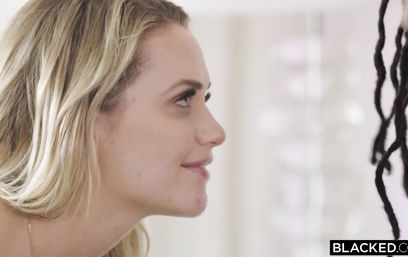 Mandingo большим хером чпокнул жену лесбиянку и её белую любовницу