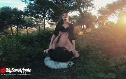 Куни в лесу для настроения праздника