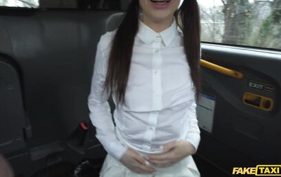 Обмен минетов на поездки в такси