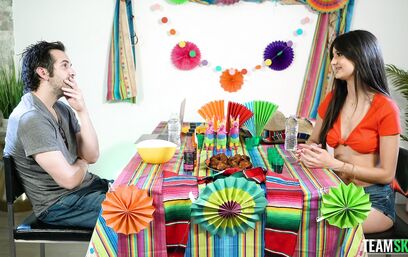 Девочка с отсутствием скромности