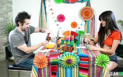 Девочка с отсутствием скромности