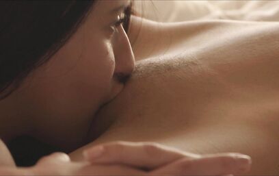 На лице хоть весь день сидела бы