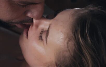 Попробуй удивить страстью, а не размером