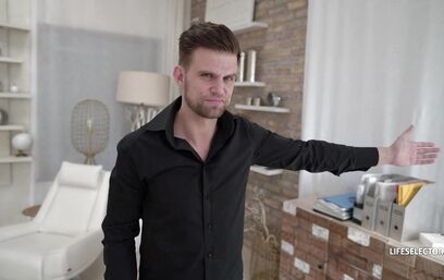 Только настоящий друг сможет поделиться девочкой