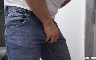 К черту нежности, еби так чтобы я кончила!