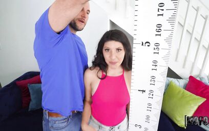 Миниатюрная азиатка для порно звезды