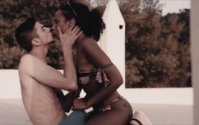 Незабываемые минуты на балконе