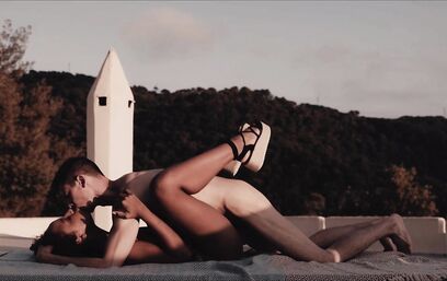 Незабываемые минуты на балконе