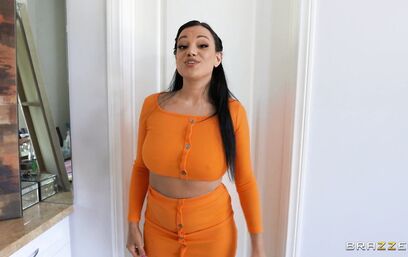 Хороший хуй даже лесбиянок возбудит