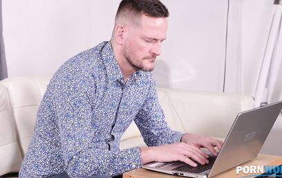 Из вебкамщицы в порно звезды