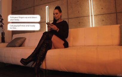 Возбудить по переписке и выебать. Неплохой подход!