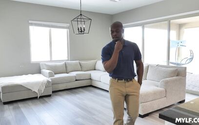 Даже зрелая пизда на раз-два мужика околдует