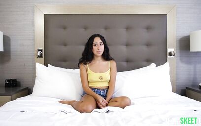 Такая милаха нужна порно миру