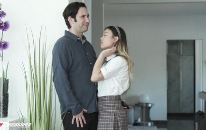 Нелегалка не имеет права плохо сосать