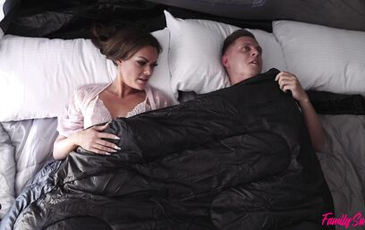 Возбуждение от стонов привело к свингу