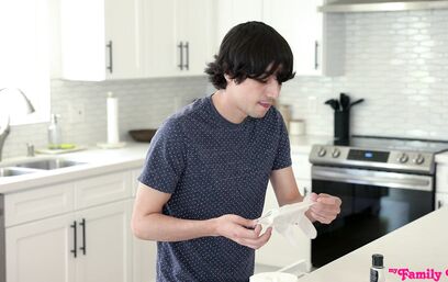 На секс надо намекать, если у парня смелости не хватает