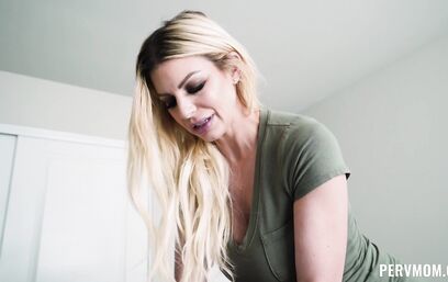 Мачеха знает как сделать приятно