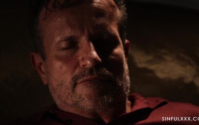 Хороший член должен по ночам удовлетворять