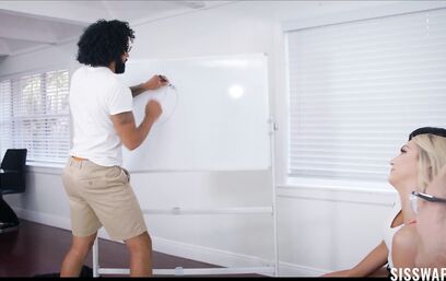 Ну что сводные сестрички, готовы к вакханалии?