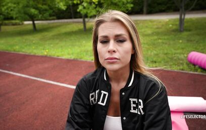 А на члене приседать-то намного приятнее