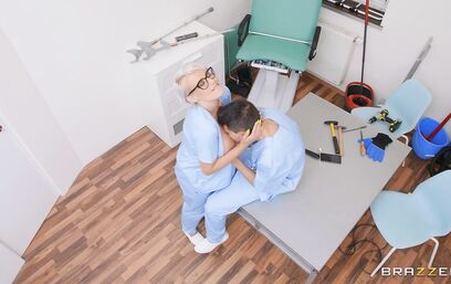 Да эта больница точно под эгидой Браззерс живет