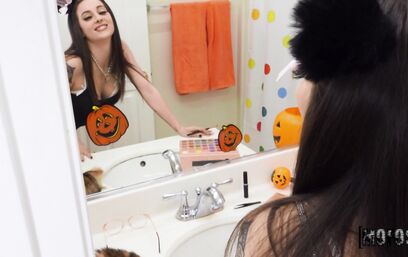 В честь Хеллоуина можно и в очко отодрать!