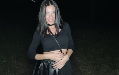 Ночной парк полон развратниц