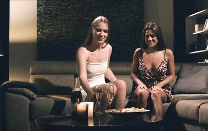 Случайный разговор, случайные прикосновения