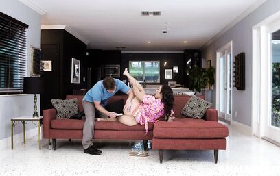 Впереди тебя ждет анальный трах