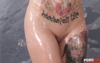 Для анального релакса одного члена мало