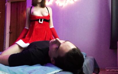 Покажи, Снегурочка, как дела?