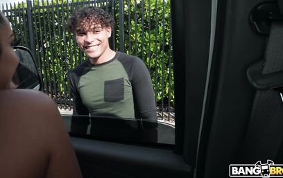 Парней пикапить ещё легче