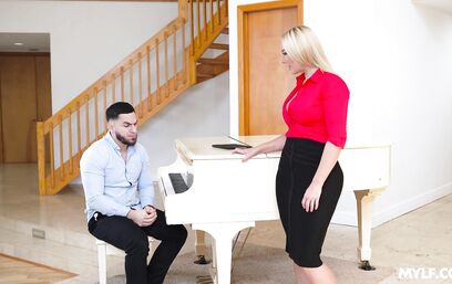 Разогреваем связки для оперы