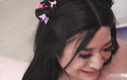 По канону азиатской любви