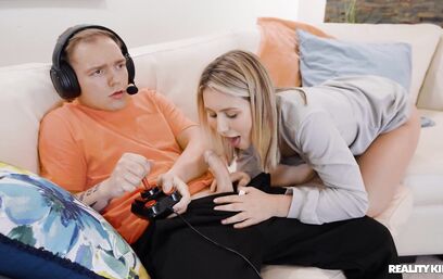 Попка не без сюрпризов