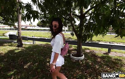 Вот это развод, ебать бы его в рот!