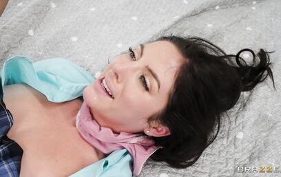 Анальная миссия на плечах старшего брата