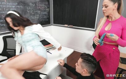 Здесь легко научиться кончать