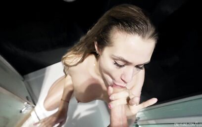 Смущение никогда не мешало траху