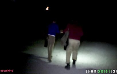 Темной ночью на улице присела на твердый писюн незнакомого мужика