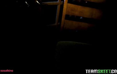 Темной ночью на улице присела на твердый писюн незнакомого мужика