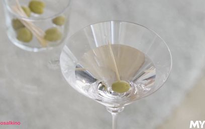 Проще хахаля купить, чем целый месяц слушать пустые комплименты