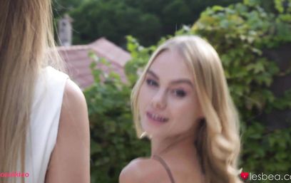 Кровать надоела? Да здравствует куник на лестнице и фистинг на ступеньках