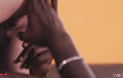 Не снимай на фото черный член, а то болт окажется в белой пилотке