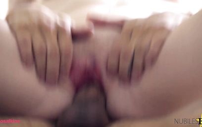 Прикинуться скромняшкой и совратить будущего священника? Нет ничего проще