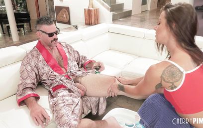 Идеальный клиент для молоденькой массажистки